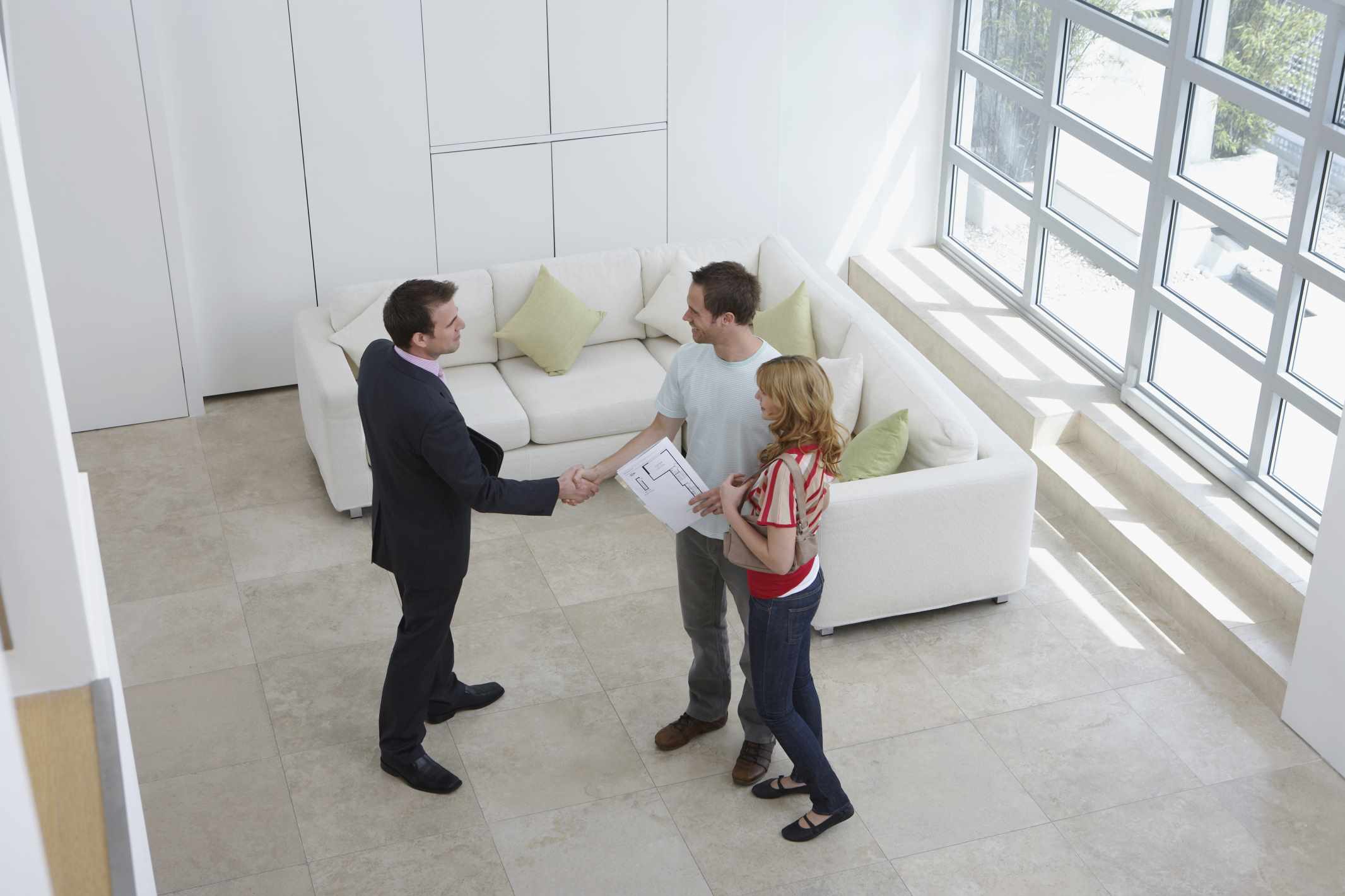 Hiring an experienced property manager can be the right choice for you
