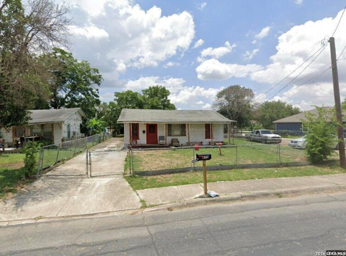 670 Kendalia Ave